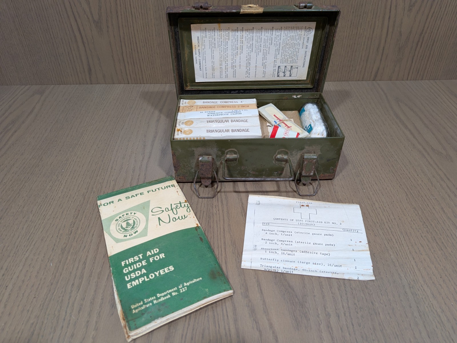 Vintage MSCo US Forest Service Metal First Aid Kit Box Contents USDA Manual