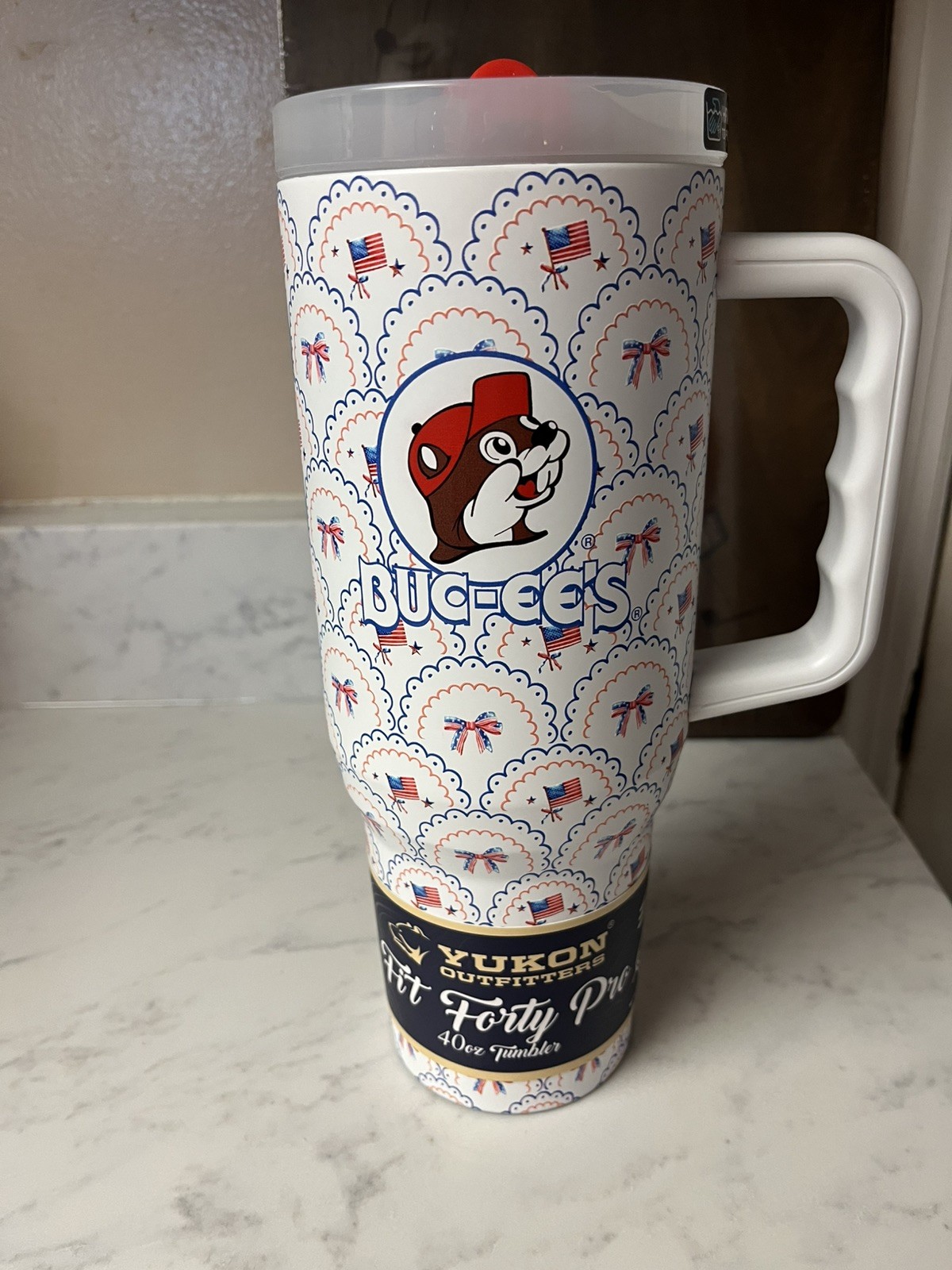 Buc-ee\'s Yukon Tumbler Fit Forty PRO 40oz - USA 4th of July Bows Flags BRAND NEW Buc-ee\'s Yukon Tumbler Fit Forty PRO 40oz - USA 4th of July Bows Flags BRAND NEW