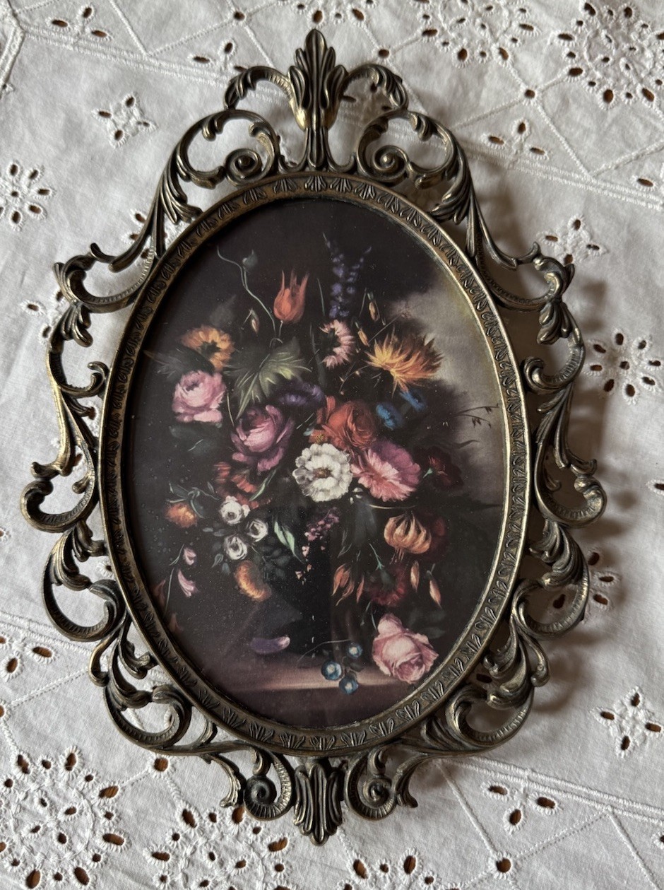 Vintage Italian Oval Brass Ornate Frame Floral Picture Convex Bubble Glass Italy Vintage Italian Oval Brass Ornate Frame Floral Picture Convex Bubble Glass Italy