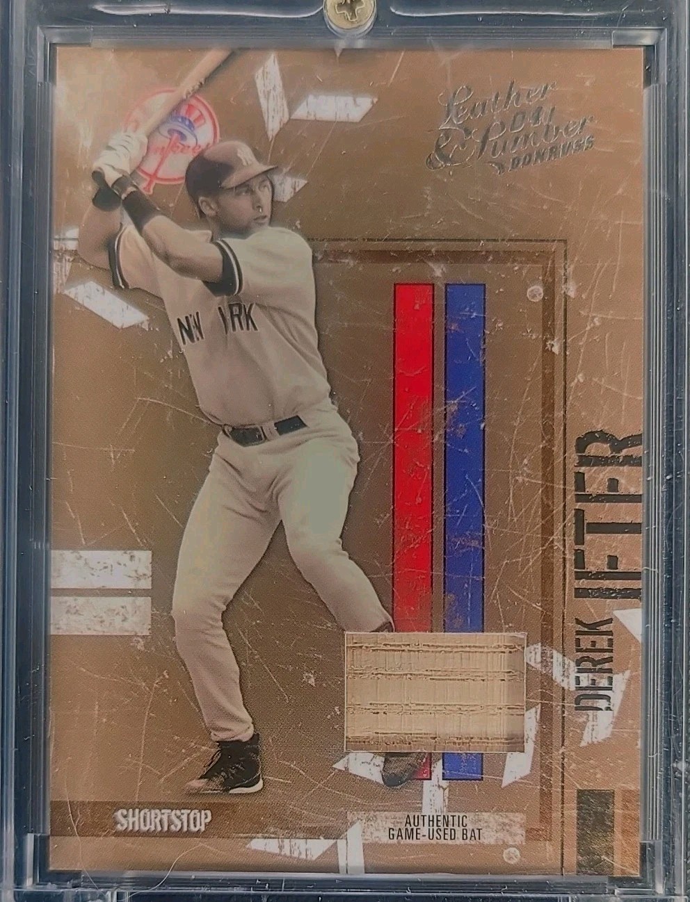 2004 Donruss Leather & Lumber - Derek Jeter #96 Materials Bat /100 (MEM)