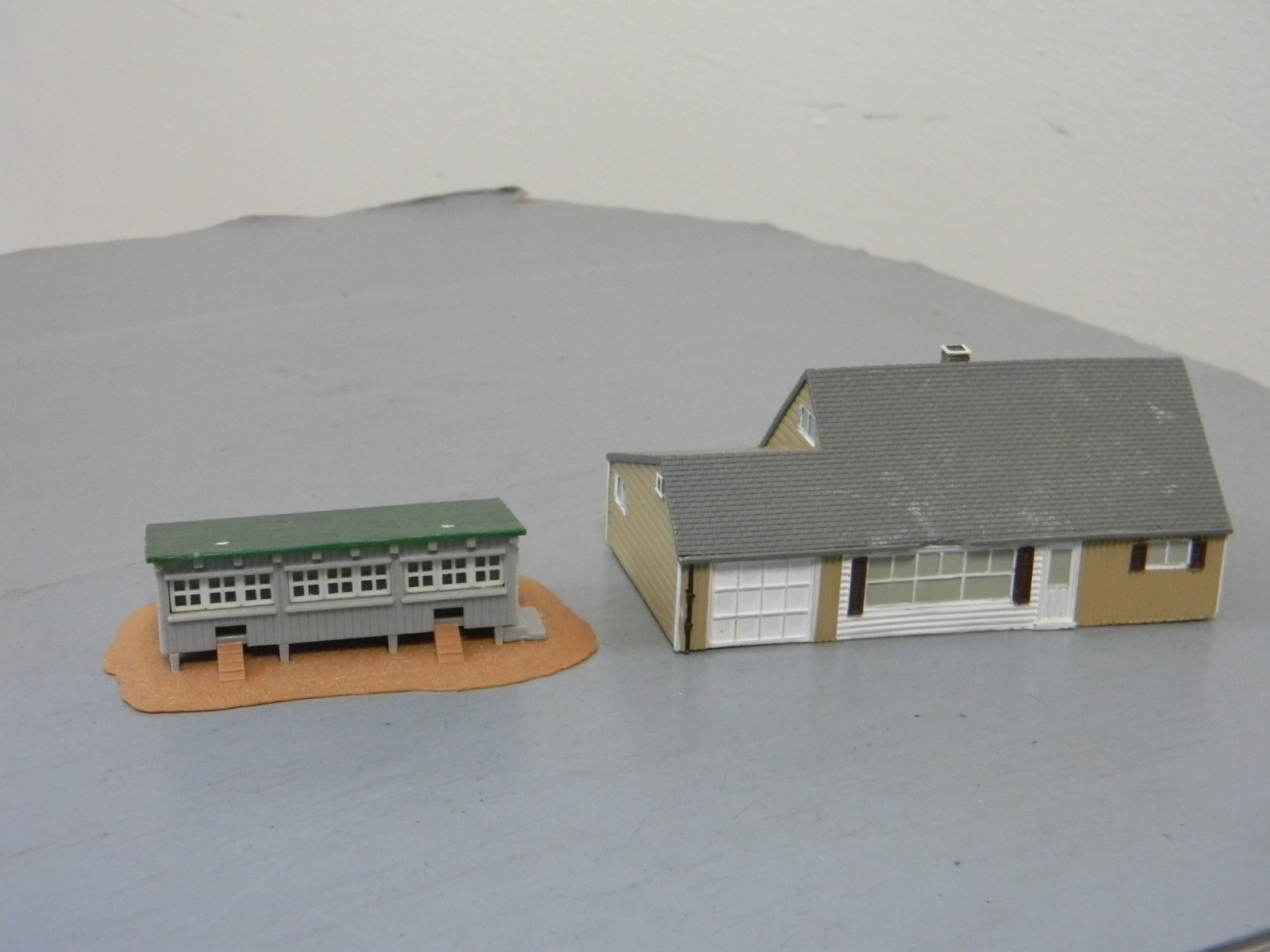 N SCALE BUILDING LOT HOUSE AND OTHER.. N SCALE BUILDING LOT HOUSE AND OTHER..