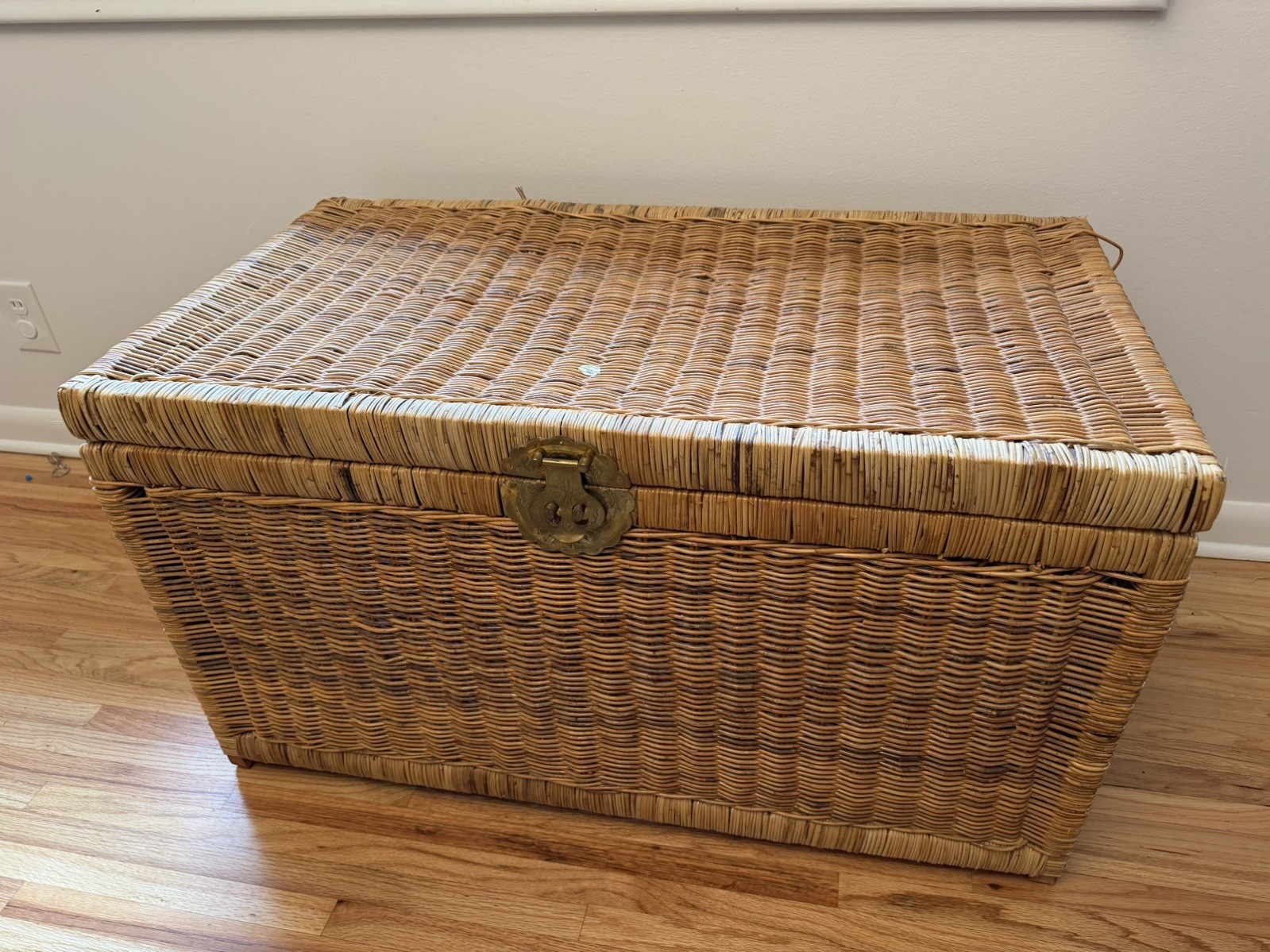 Vintage Chinoiserie Wicker Storage / Blanket Trunk Chest - Pier One Imports Vintage Chinoiserie Wicker Storage / Blanket Trunk Chest - Pier One Imports