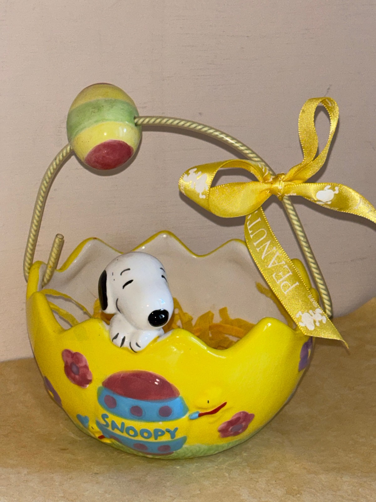 Galerie Snoopy Peanuts Yellow Ceramic Easter Egg Basket Candy Dish Ribbon 2001