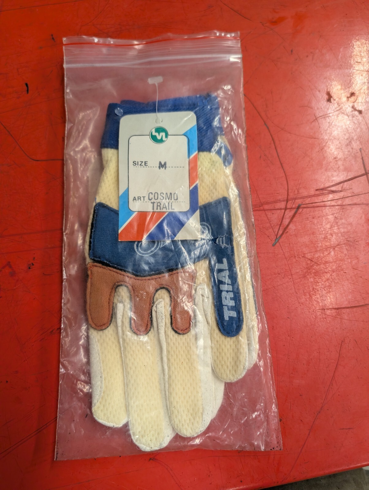 COSMOPOLITAN MOTORS Trials & Trails riding GLOVES  ** **Brand New**