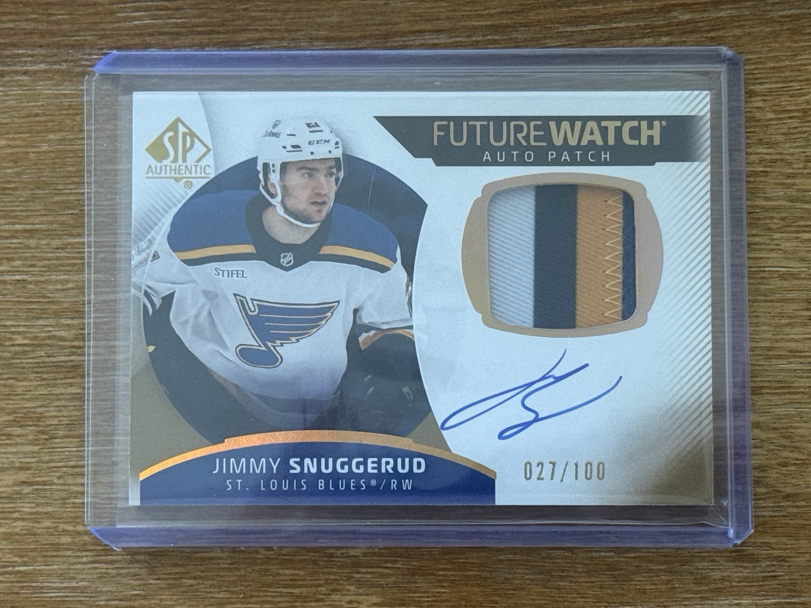 2025-26 SP AUTHENTIC JIMMY SNUGGERUD #27/100 FUTURE WATCH PATCH AUTO RPA BLUES 2025-26 SP AUTHENTIC JIMMY SNUGGERUD #27/100 FUTURE WATCH PATCH AUTO RPA BLUES