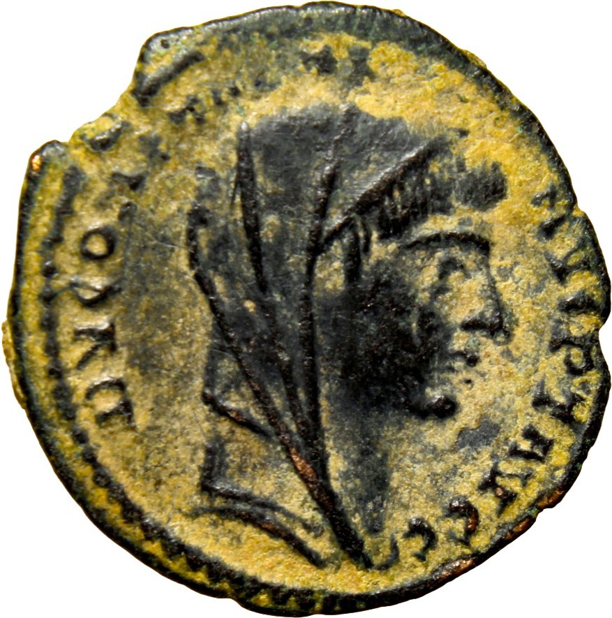 Quadriga Hand of God Chariot Divus Constantine I, died 337. Follis Roman Coin