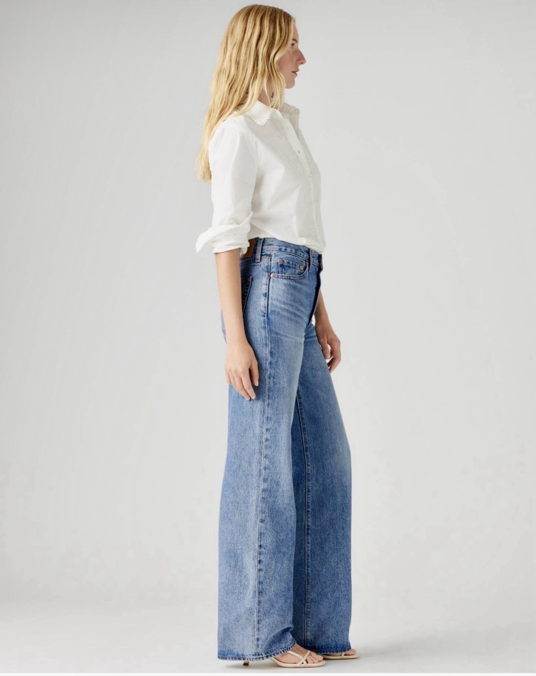 Levi\'s Premium Ribcage Wide Leg High Rise Light Wash Blue Jeans W27 Levi\'s Premium Ribcage Wide Leg High Rise Light Wash Blue Jeans W27