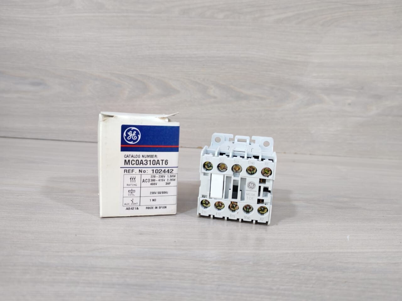 LOT 2 PCS General Electric MC0A310AT6 Contactor 102442 LOT 2 PCS General Electric MC0A310AT6 Contactor 102442