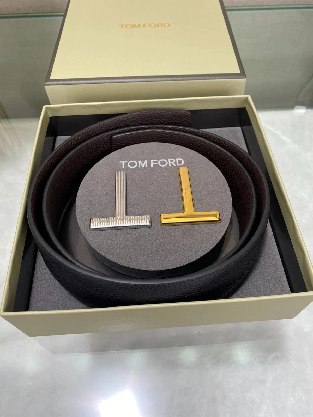 TOM FORD Reversible Black/Brown Leather T Logo Belt Men’s new. TOM FORD Reversible Black/Brown Leather T Logo Belt Men’s new.