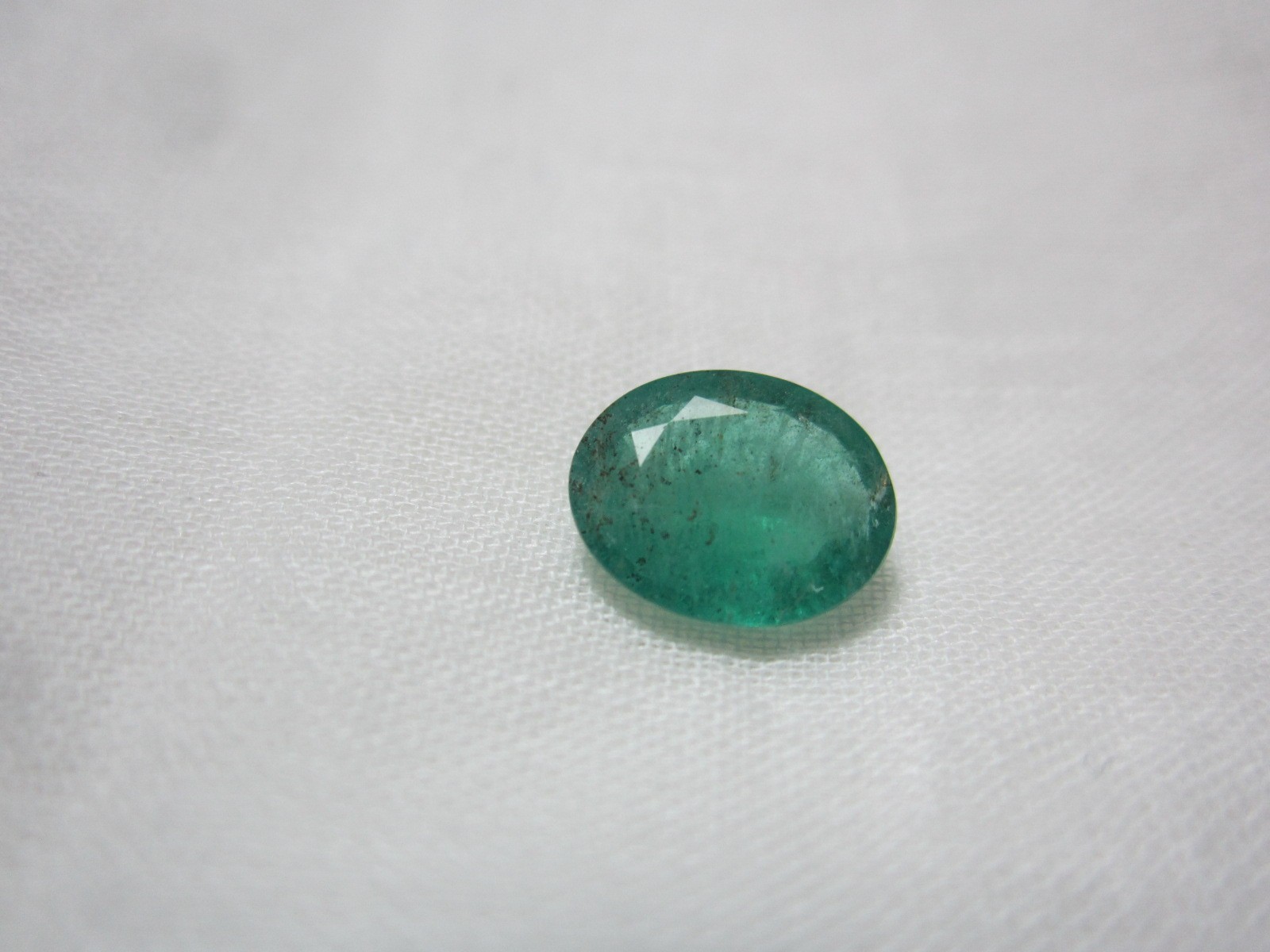Natural Emerald Oval Cut 9.95 mm x 8.10 mm x 4.10 mm Size 2.11 Carat Gemstone Natural Emerald Oval Cut 9.95 mm x 8.10 mm x 4.10 mm Size 2.11 Carat Gemstone