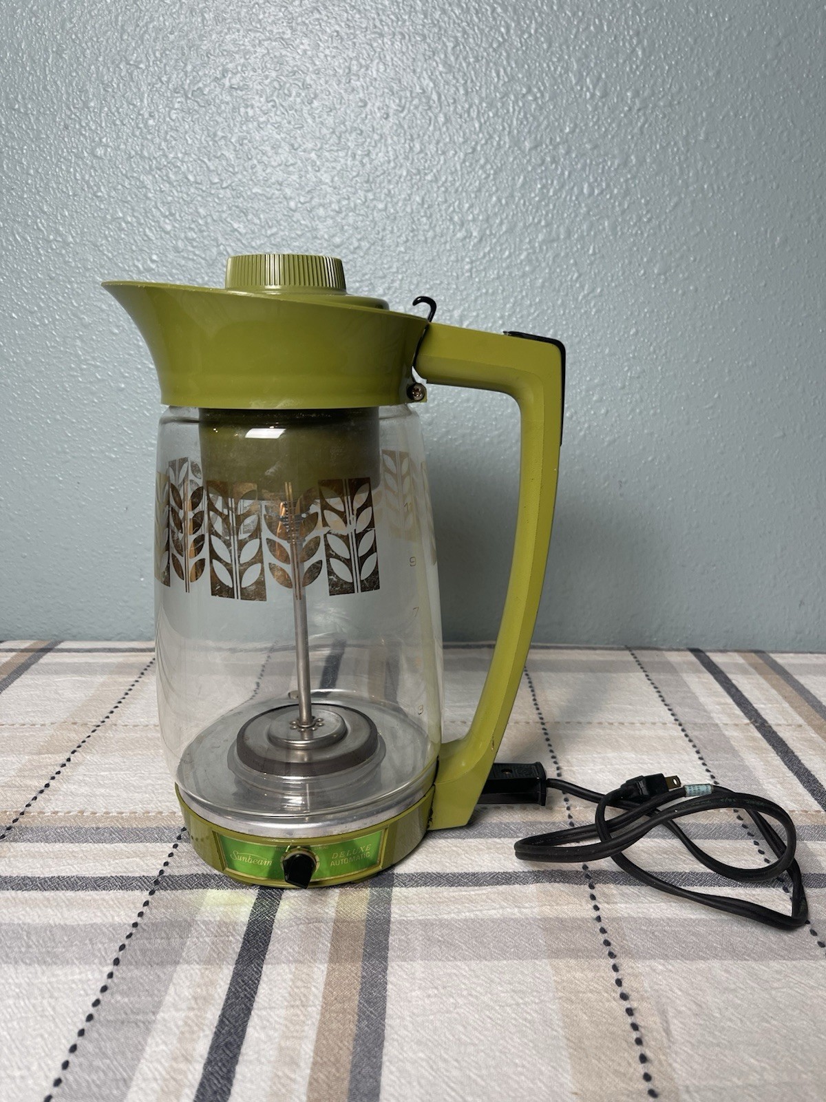 Vtg SUNBEAM Deluxe Glass Percolator P-CJ Avocado Green Wheat 70s See Description Vtg SUNBEAM Deluxe Glass Percolator P-CJ Avocado Green Wheat 70s See Description