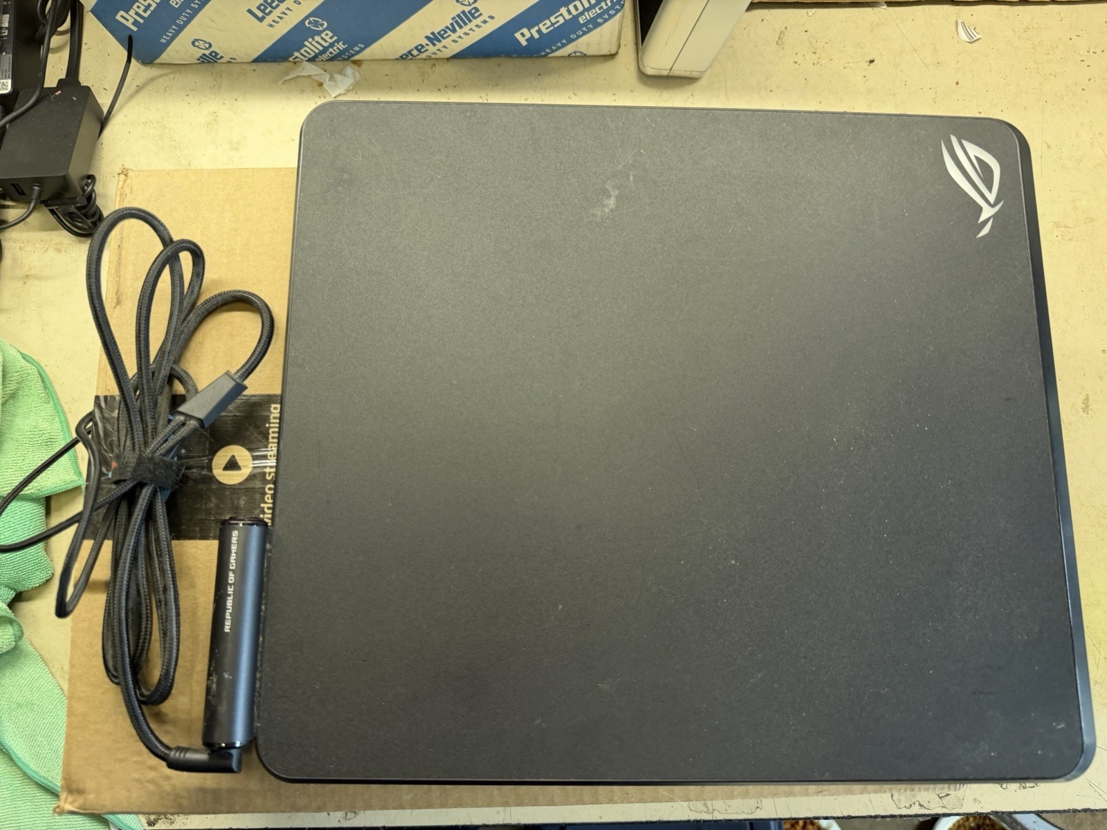 ASUS ROG Republic of Gaming Balteus Qi Mouse Pad NH02 14.5x12.5
