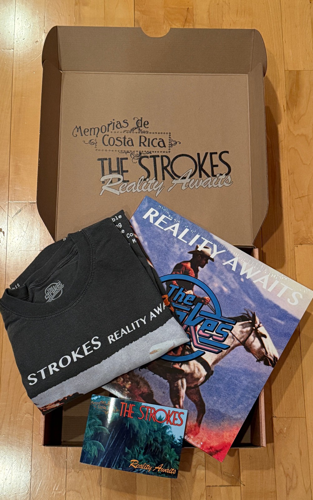 THE STROKES Promo Box REALITY AWAITS Vinyl LP Booklet T-shirt EXCLUSIVE NEW RARE