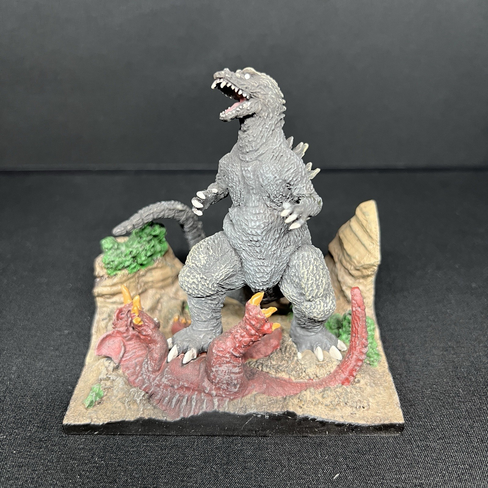 2001 Polystone Collection Godzilla Vs Baragon SCENE M-2 Vol.2 DAMAGED