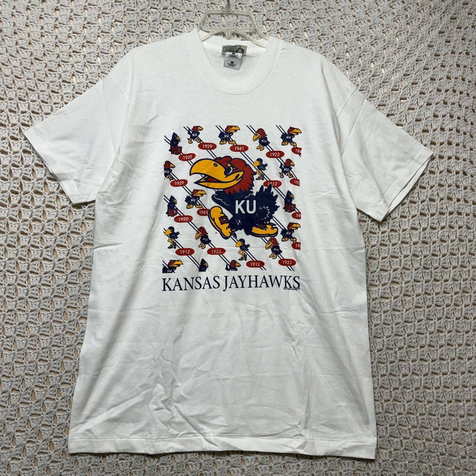 Vintage 97s Kansas Jayhawks T-Shirt XL White Single Stitch Crew Neck USA Made Vintage 97s Kansas Jayhawks T-Shirt XL White Single Stitch Crew Neck USA Made