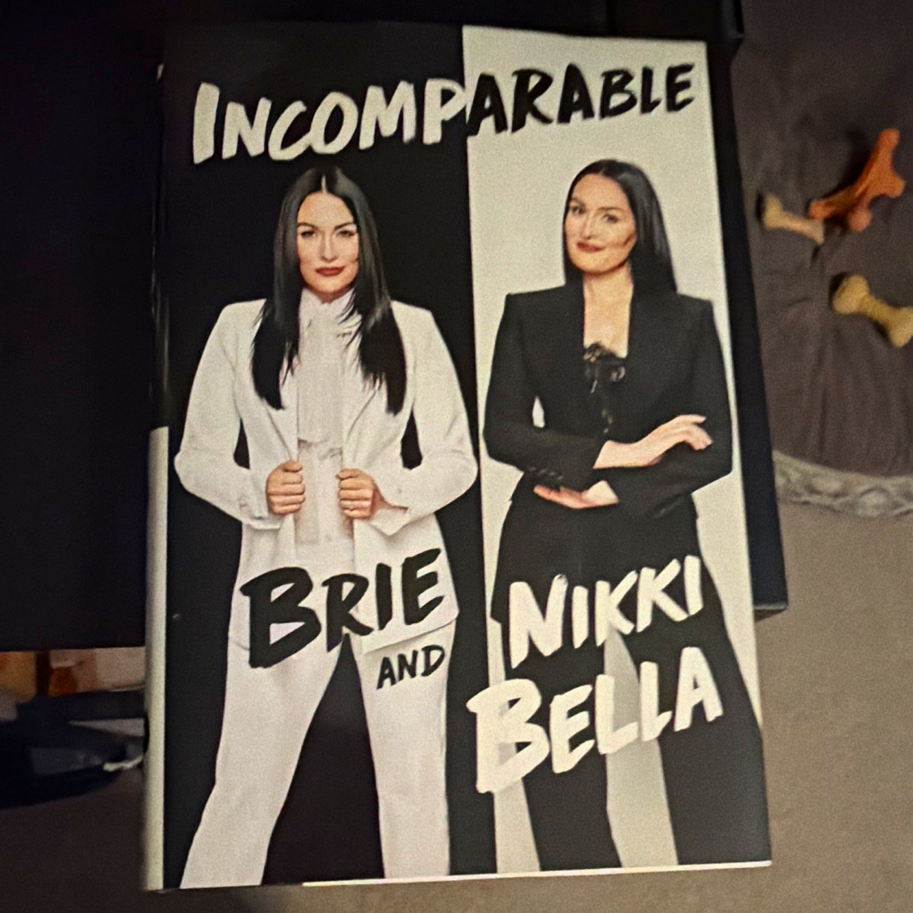 Incomparable by Brie Bella & Nikki Bella Hardcover Memoir w/ Dust Jacket Incomparable by Brie Bella & Nikki Bella Hardcover Memoir w/ Dust Jacket