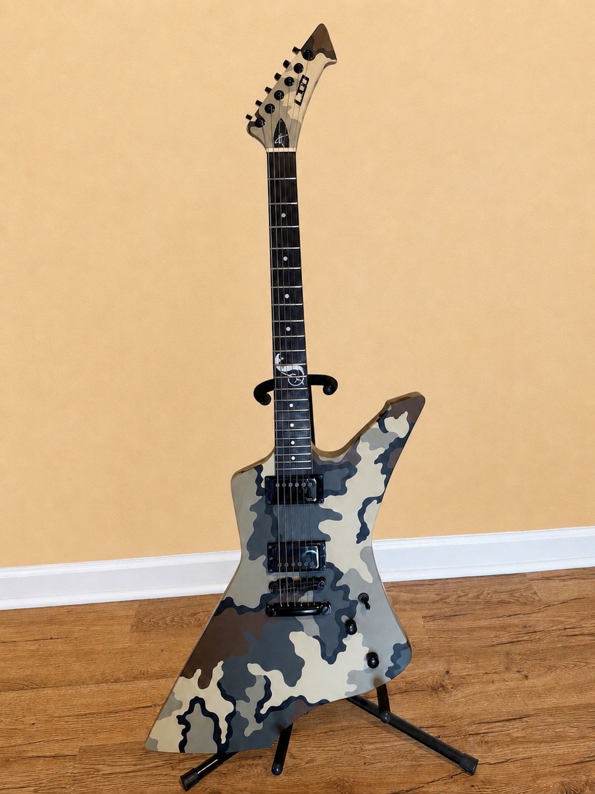 ESP LTD Snakebyte Camo Electric Guitar w/ Matching Camo Hardshell Case – Rare