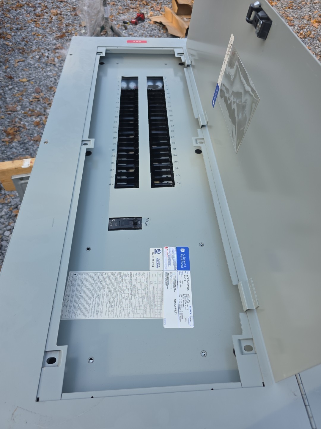 GE Panelboard AQF3422ABX 225 Amp Main Breaker 208/108 V 3 Phase 4 Wire GE Panelboard AQF3422ABX 225 Amp Main Breaker 208/108 V 3 Phase 4 Wire