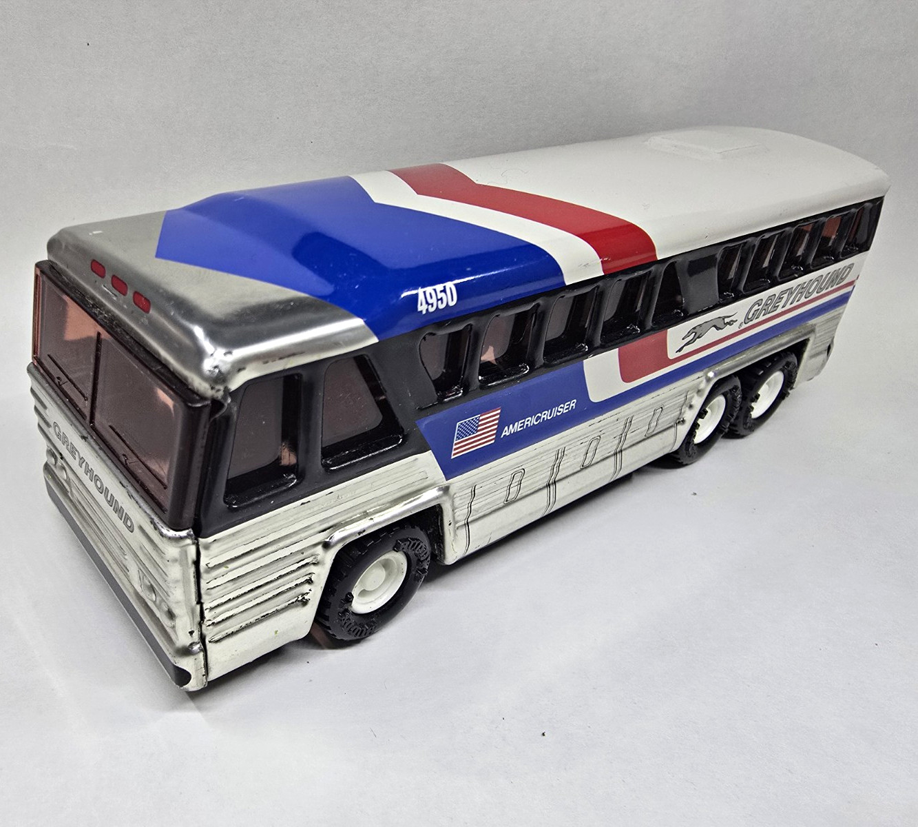 Greyhound Americruiser 4950 Bus Diecast Model Vintage Coach 1992 Licensed