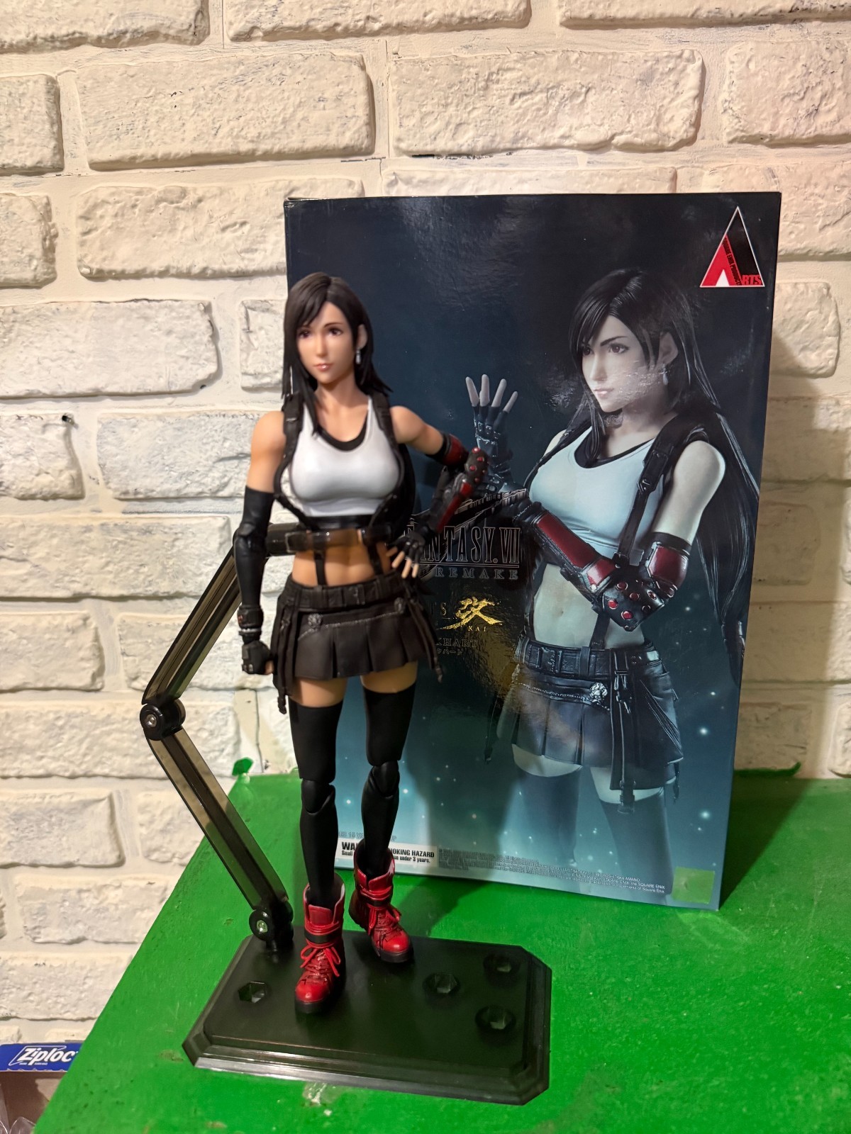 Square Enix Final Fantasy VII Remake Tifa Lockhart Play Arts Kai Figure ✅ Square Enix Final Fantasy VII Remake Tifa Lockhart Play Arts Kai Figure ✅