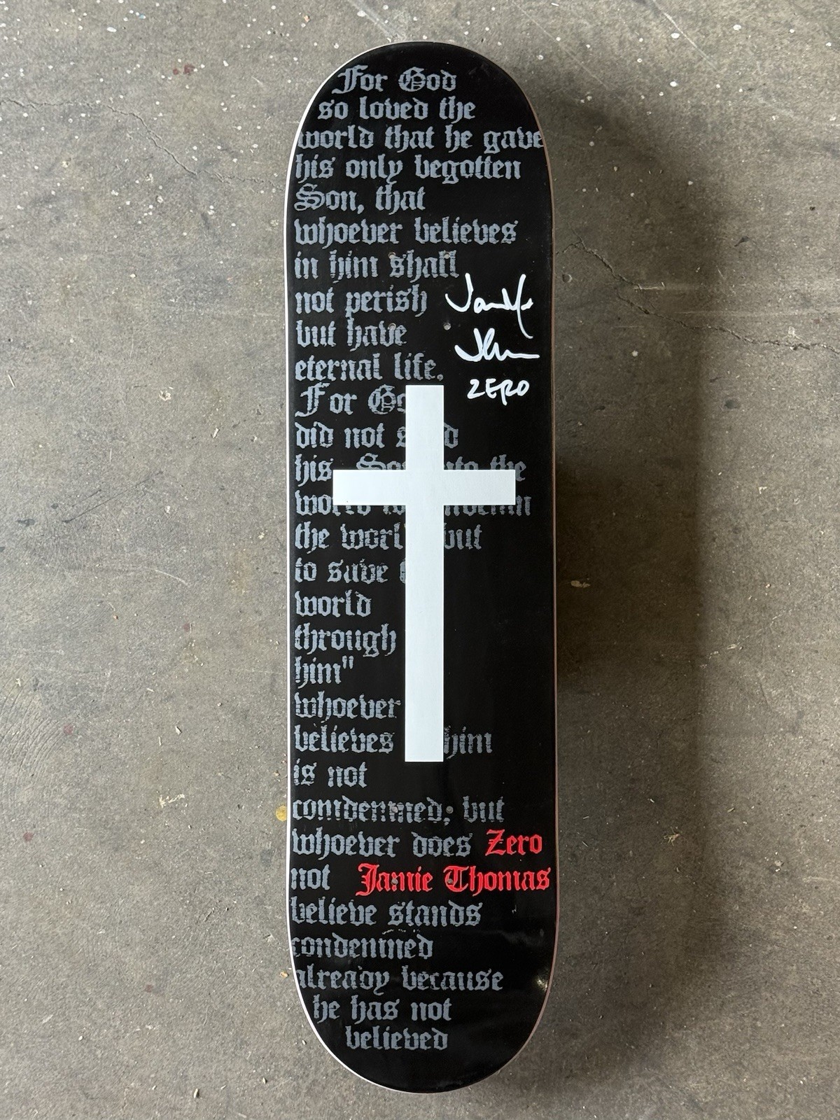 Zero ‘Cross' Deck Signed by Jamie Thomas Zero ‘Cross' Deck Signed by Jamie Thomas