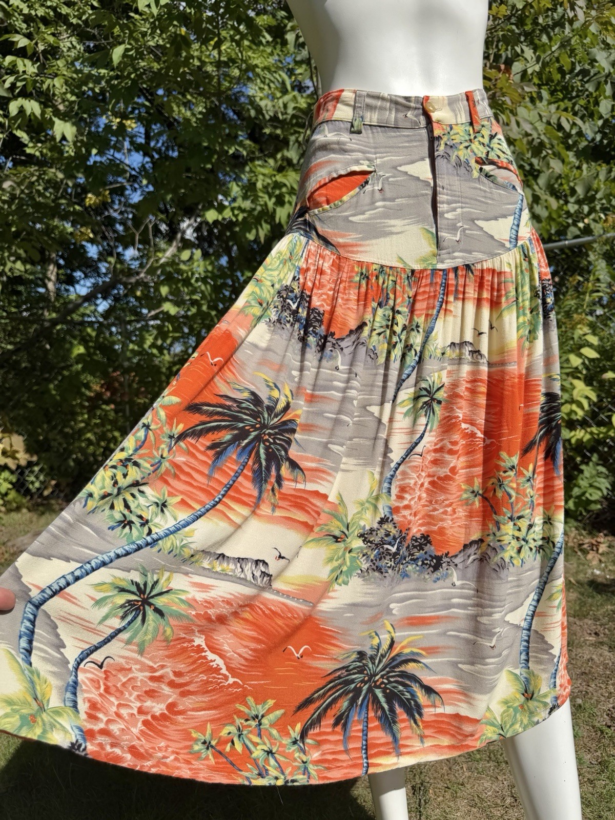 Vintage Henry Lehr 100% Silk Tropical Skirt Hawaiian Rayon 26” Waist Women’s Vintage Henry Lehr 100% Silk Tropical Skirt Hawaiian Rayon 26” Waist Women’s