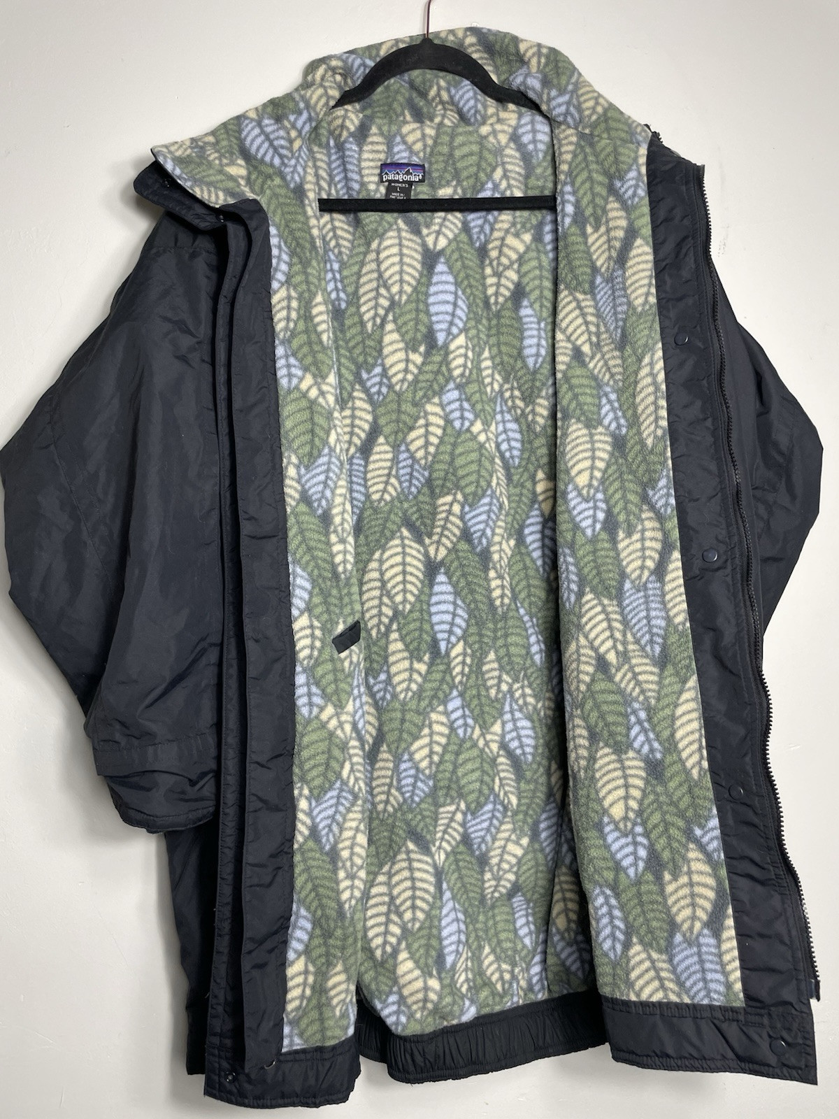 Women’s Vintage Patagonia Jacket - Leaf Fleece Lined Size L, (Fits Unisex M-L)