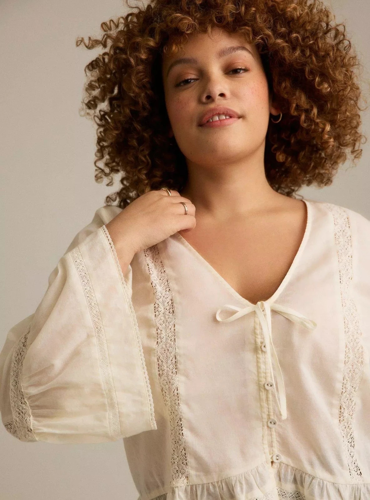 Torrid Plus 3X Festi Bell Sleeve Tie-Front Cotton Top Ivory Boho Feminine NWT