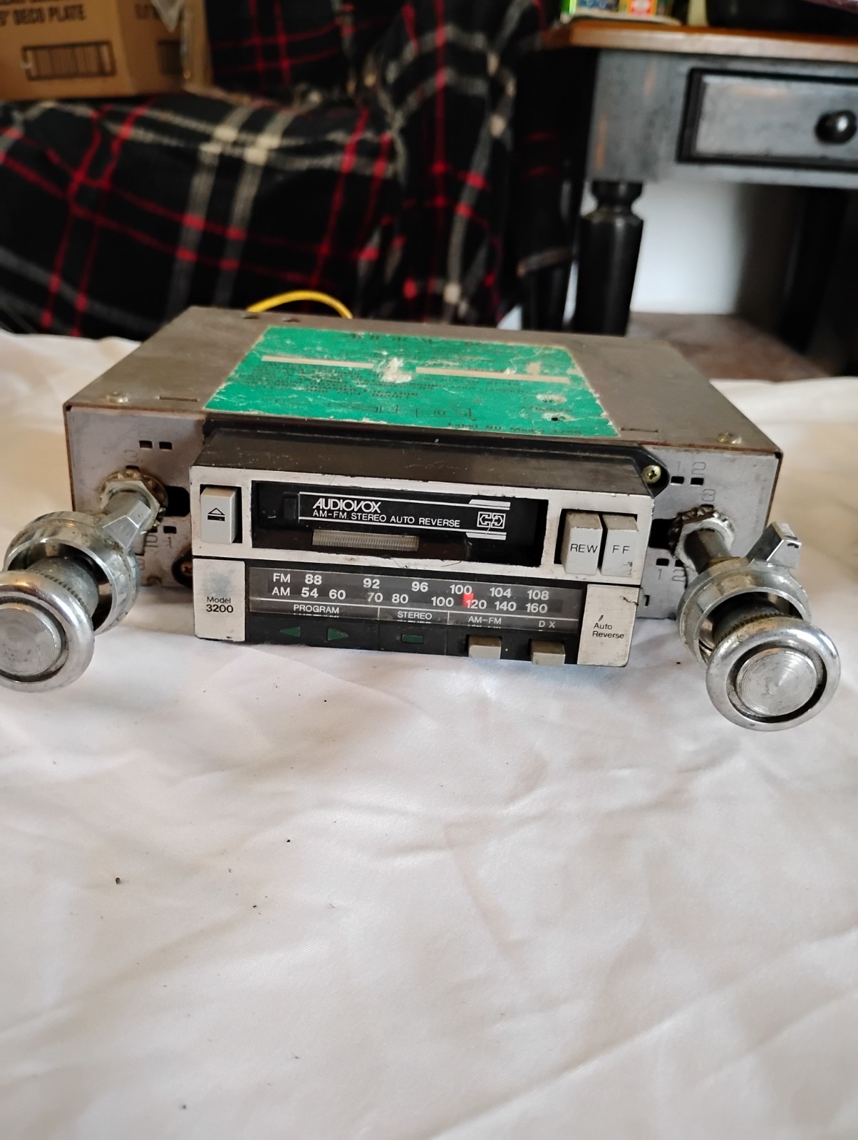 vintage Audiovox Model 3200 AM/FM stereo cassette car radio