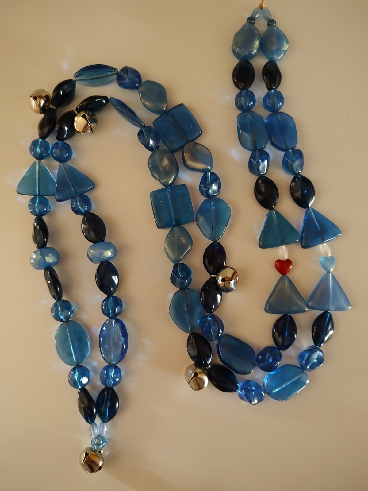 Horse Rhythm Beads USA - Blue Acrylic Beads - Red Heart of Love - 