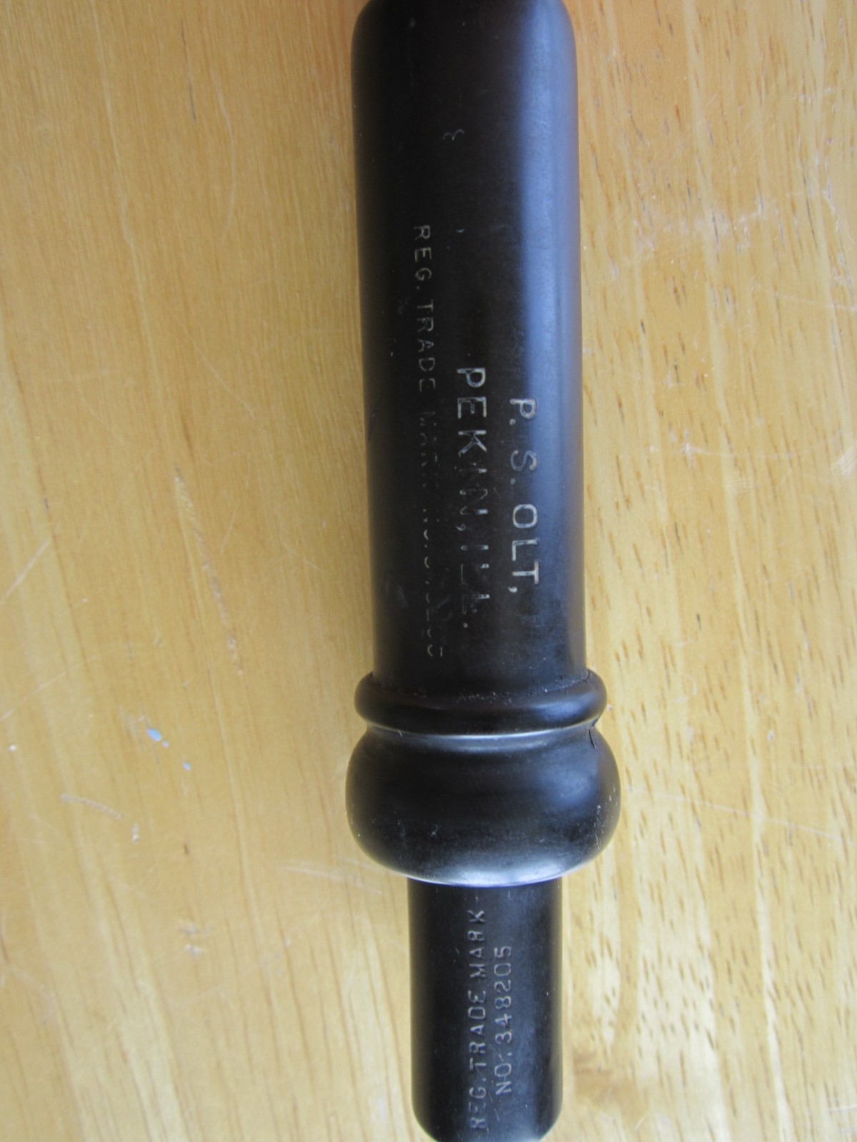 Vintage P. S. OLT PEKIN ILL REG TRADEMARK NO 346205 KEYHOLE duck call EUC Vintage P. S. OLT PEKIN ILL REG TRADEMARK NO 346205 KEYHOLE duck call EUC