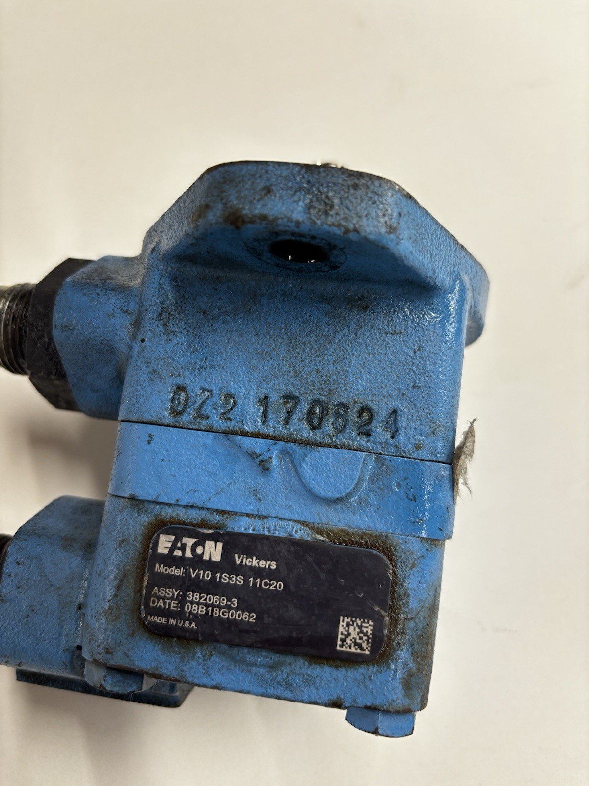 EATON Vickers MODEL:V10 1S3S 11C20 Hydraulic Pump EATON Vickers MODEL:V10 1S3S 11C20 Hydraulic Pump