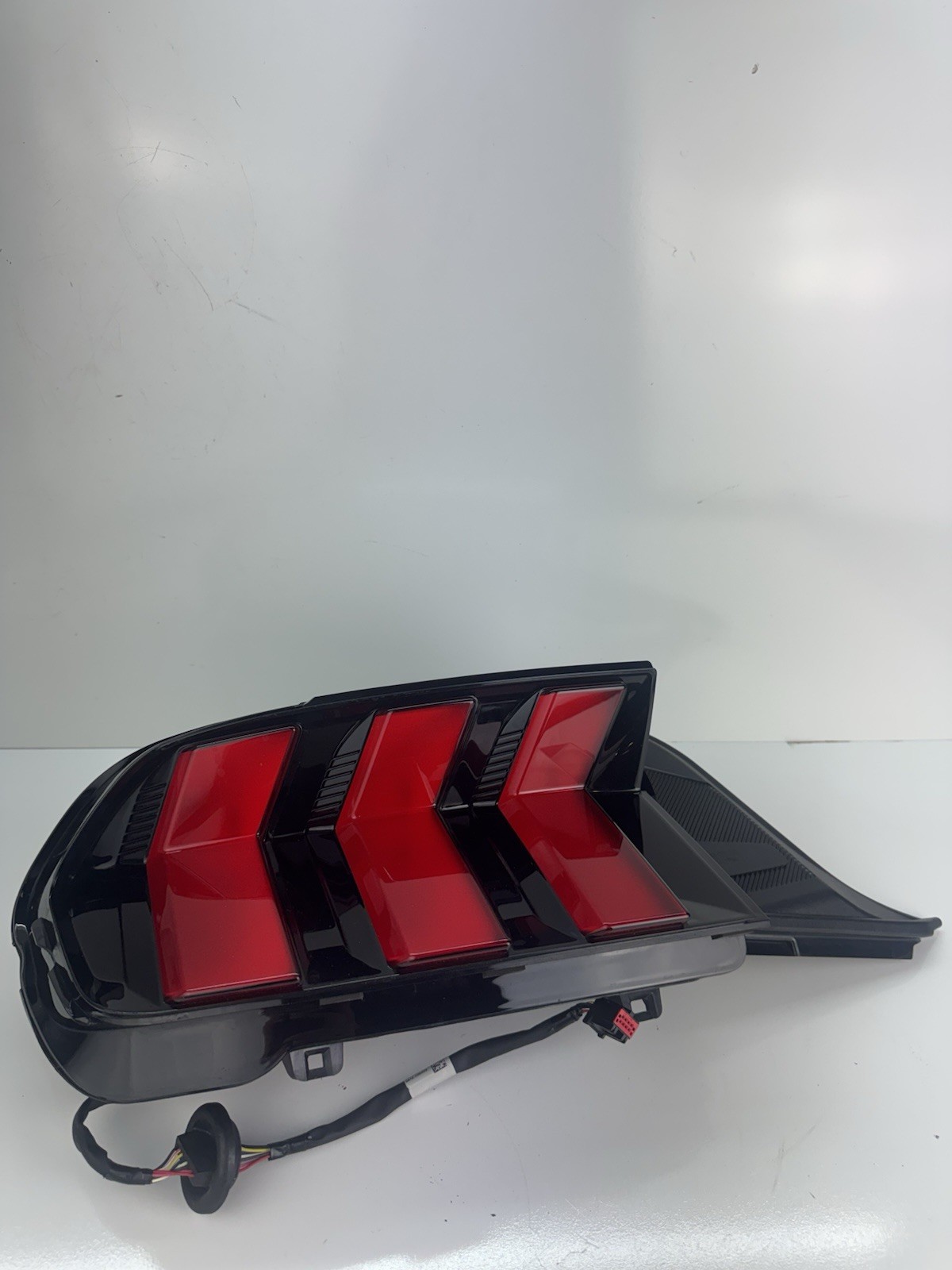2024-2026 FORD MUSTANG LH LEFT DRIVER LED TAIL LIGHT OEM PR3B-13B505-BG