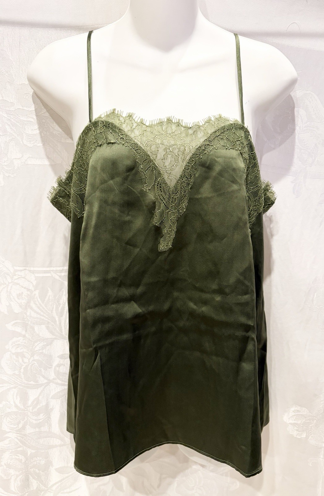Cami NYC Classic Olive Silk Peekaboo Lace Cami Top M $225 Quiet Luxury Cami NYC Classic Olive Silk Peekaboo Lace Cami Top M $225 Quiet Luxury