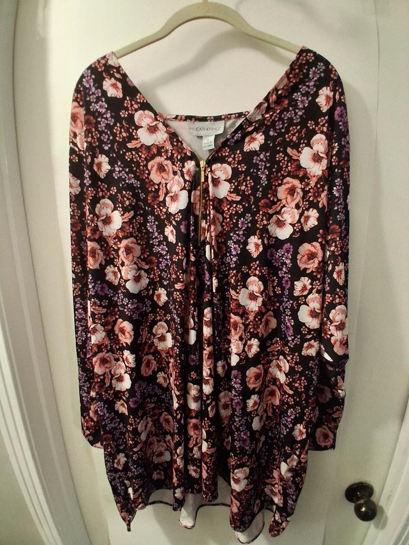 Catherines Dream Drape Zip V-Neck Top Black Poppy 4X (30-32) New with Tags