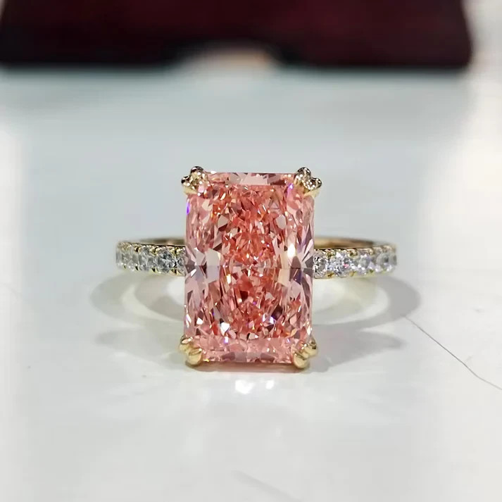 IGI Certified 3Ct Fancy Vivid Pink Radiant Lab Grown Diamond Ring 14K YellowGold