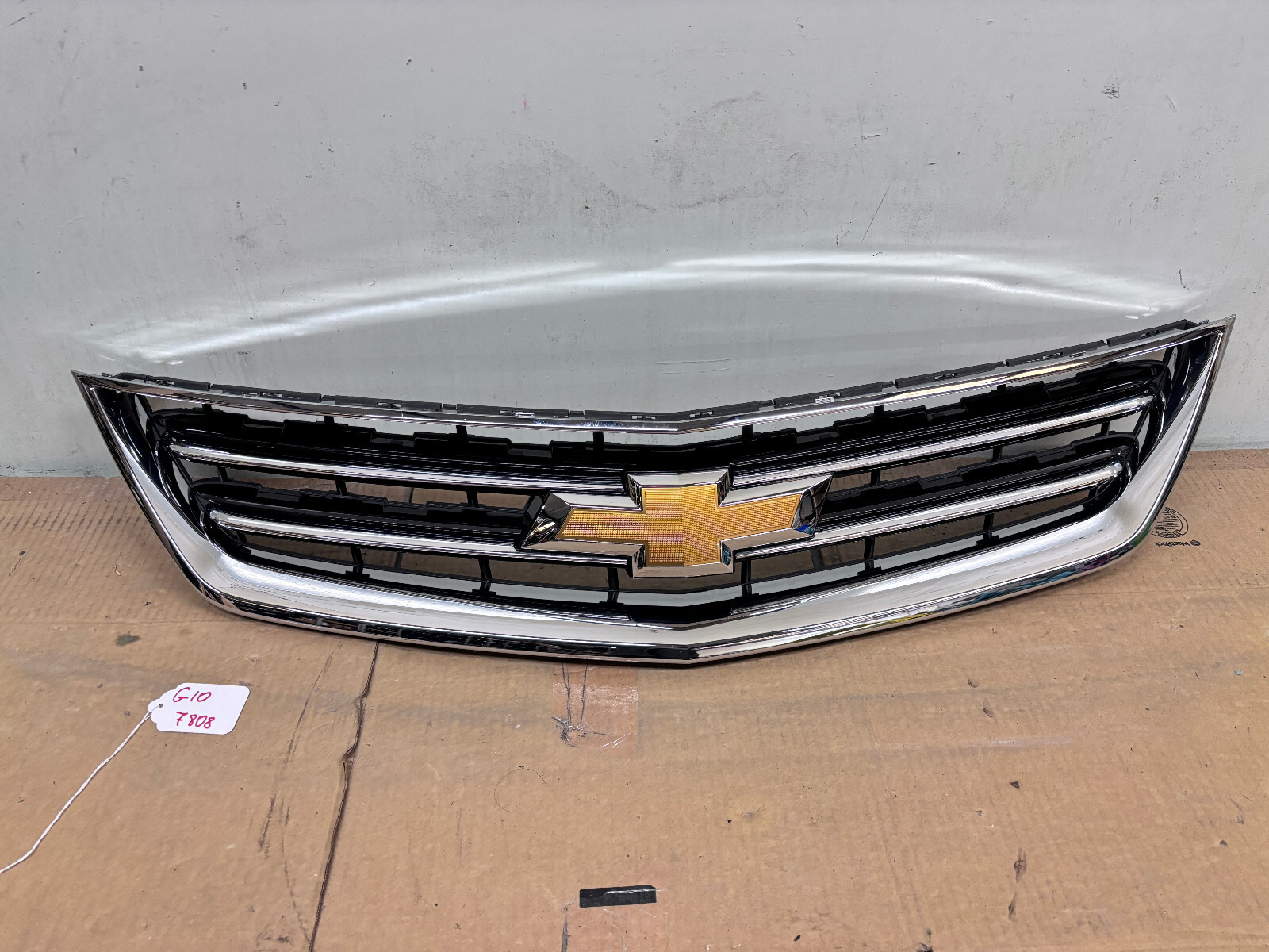 2014-2020 Chevy Impala Chrome Front OEM Grille 84720377 2014-2020 Chevy Impala Chrome Front OEM Grille 84720377