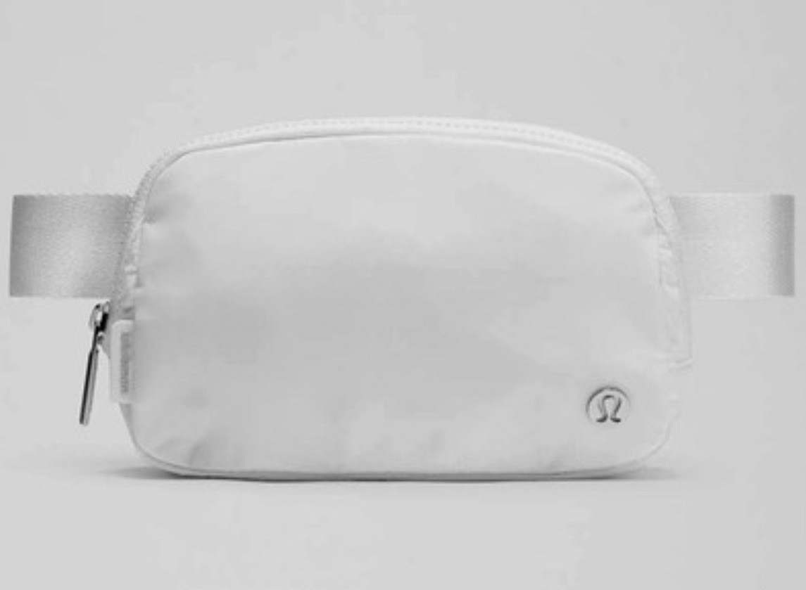 Lululemon Everywhere Belt Crossbody Bag 1L White Pouch Fanny Lululemon Everywhere Belt Crossbody Bag 1L White Pouch Fanny