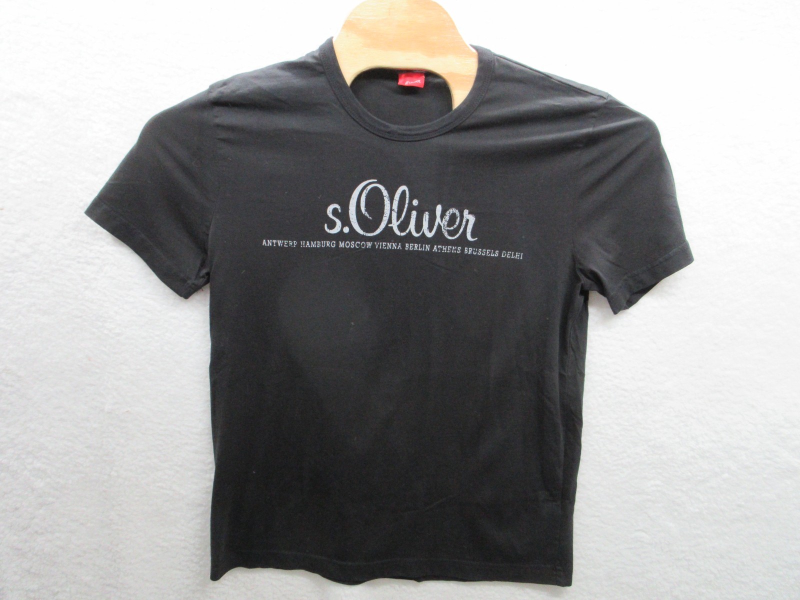 s.Oliver Men\'s Small Cotton T-shirt - NWOT? s.Oliver Men\'s Small Cotton T-shirt - NWOT?