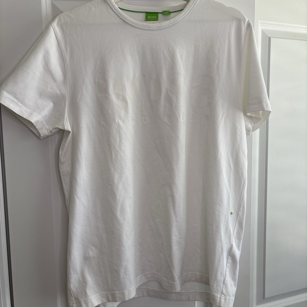 BOSS Hugo Boss Men\'s White Crew Neck T-Shirt Short Sleeve Logo Jersey Cotton BOSS Hugo Boss Men\'s White Crew Neck T-Shirt Short Sleeve Logo Jersey Cotton