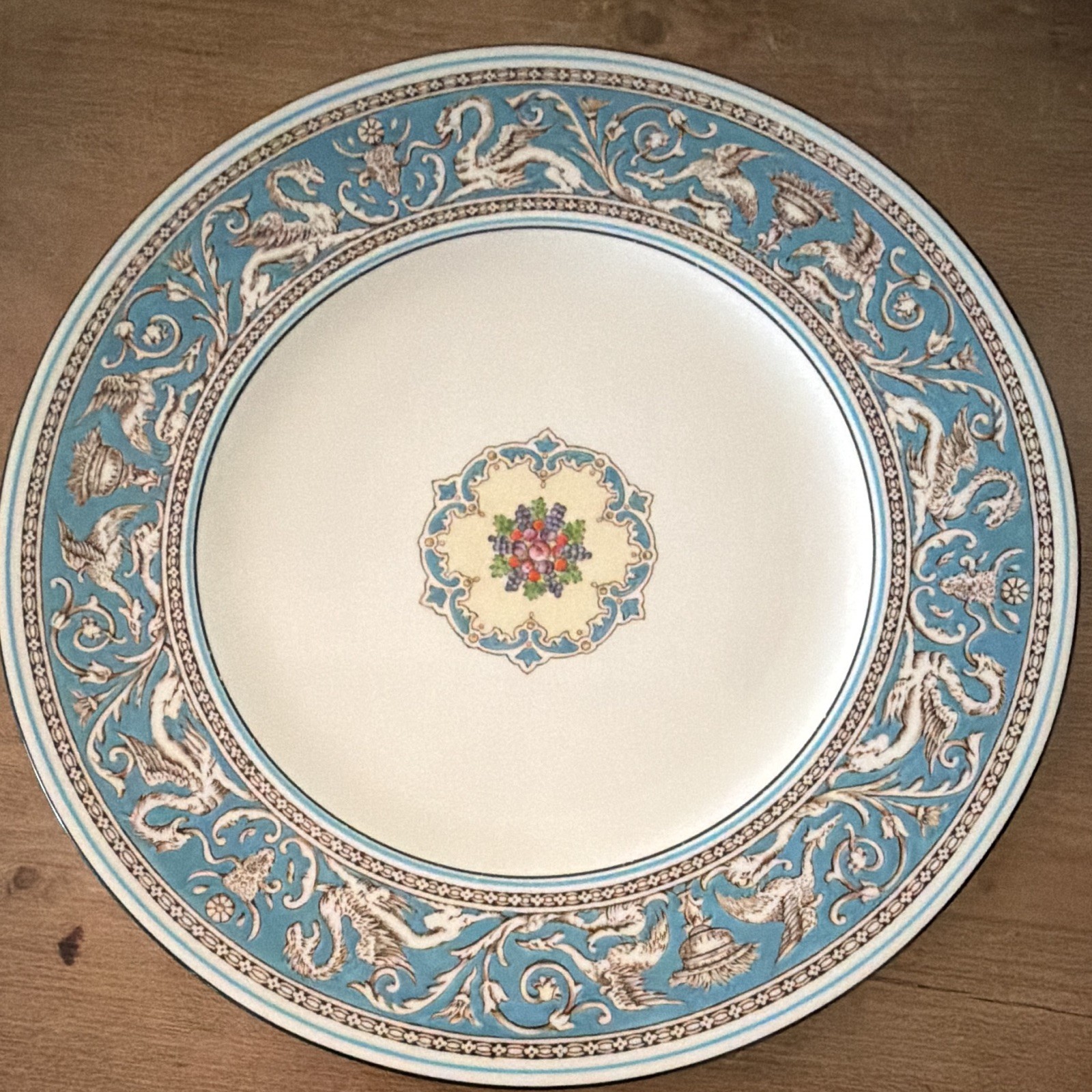 Wedgwood Bone China Florentine Turquoise W2714 Dinner Plates Mint - set of 12 Wedgwood Bone China Florentine Turquoise W2714 Dinner Plates Mint - set of 12
