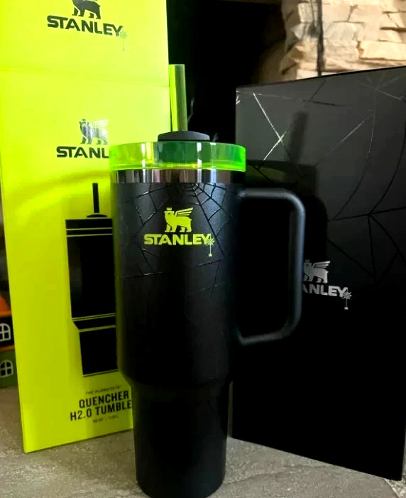 Stanley HALLOWEEN WEB GLOW -H2.0 - 40oz ,Tumbler Limited Edition IN HAND NEW.