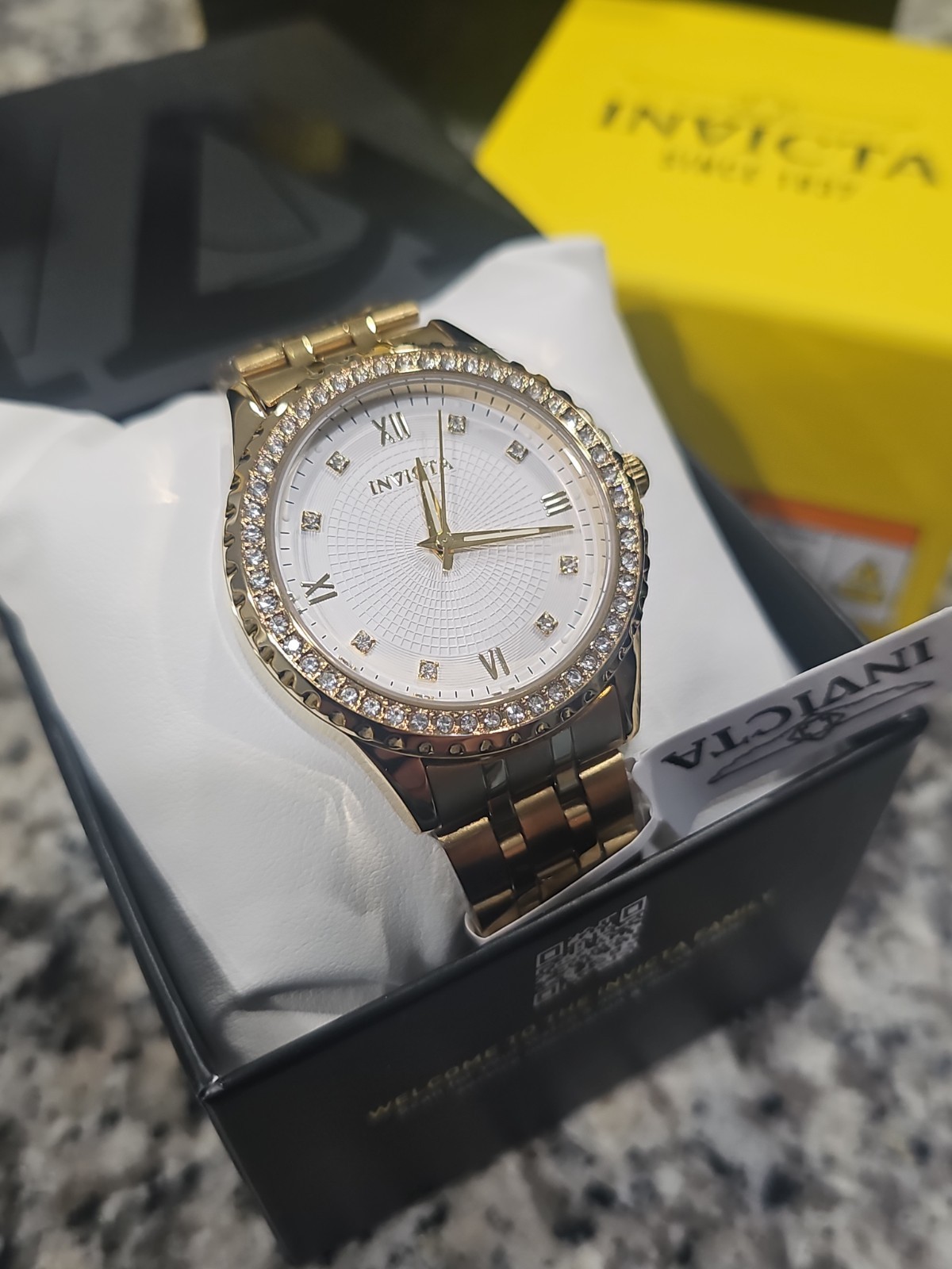 Retail $249.00 Invicta Specialty Men\'s Watch - 40mm, Gold, Crystals (69216) Retail $249.00 Invicta Specialty Men\'s Watch - 40mm, Gold, Crystals (69216)