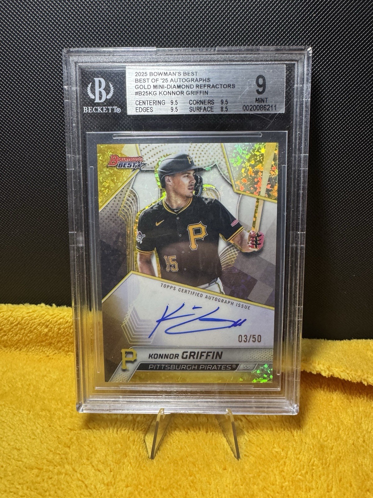 BGS 9 2025 Bowman\'s Best Gold Mini Diamond Refractor Konnor Griffin B25-KG /50