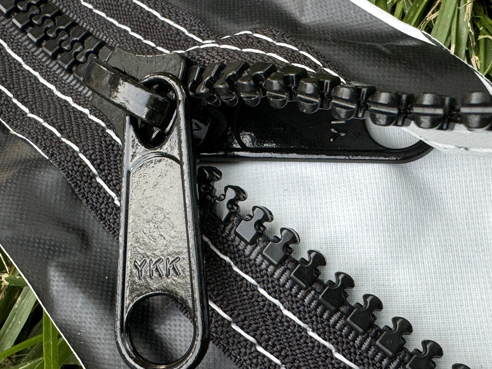 20, Unused #10 YKK Marine Zippers BLACK  78