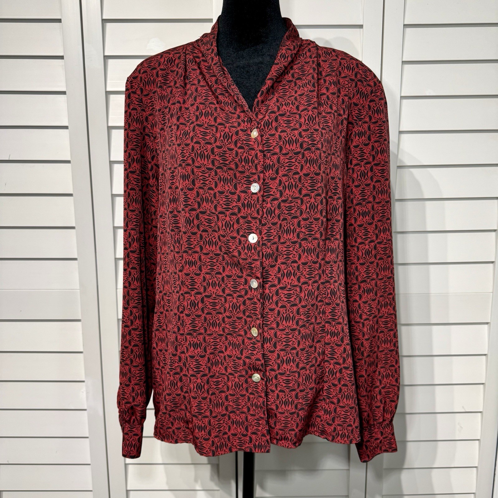 Vintage 90s Worthington Red Black Abstract Blouse Women Size M Button Front USA