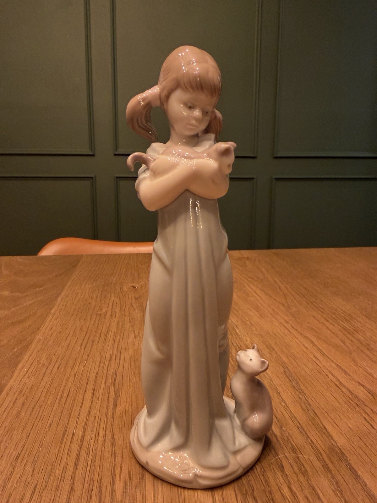 Lladro Don\'t Forget Me #5743 Girl With Kittens Porcelain Figurine Spain Lladro Don\'t Forget Me #5743 Girl With Kittens Porcelain Figurine Spain