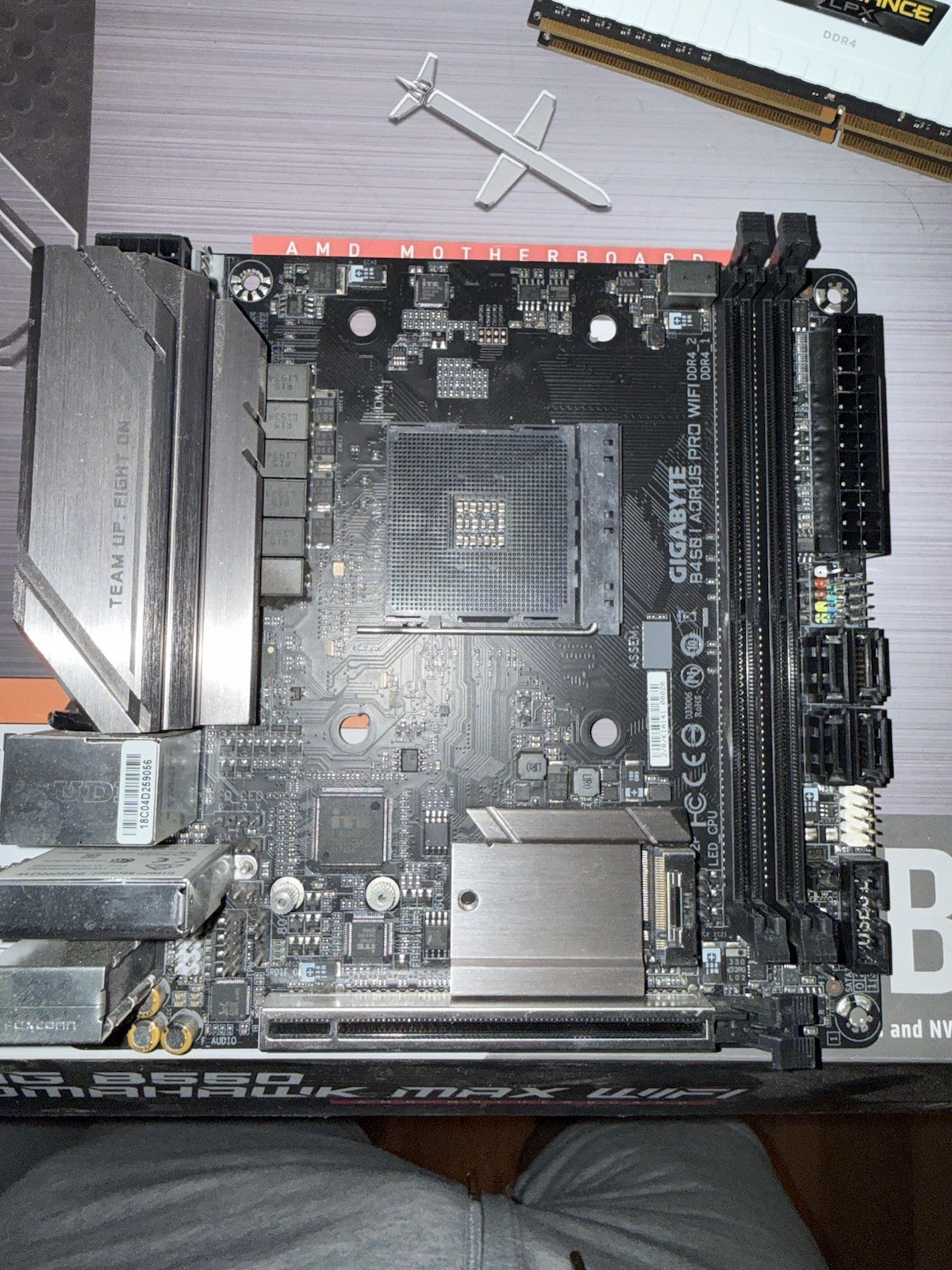 MSI B450I GAMING PLUS AC Mini-ITX AM4 Motherboard + Corsair Vengeance LPX 16GB MSI B450I GAMING PLUS AC Mini-ITX AM4 Motherboard + Corsair Vengeance LPX 16GB
