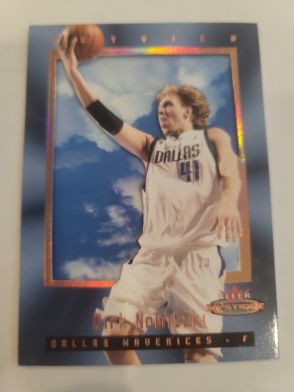 Dirk Nowitzky 03-04 Fleer Mystique /40 Mint sv Uncirculated GOLD Dirk Nowitzky 03-04 Fleer Mystique /40 Mint sv Uncirculated GOLD