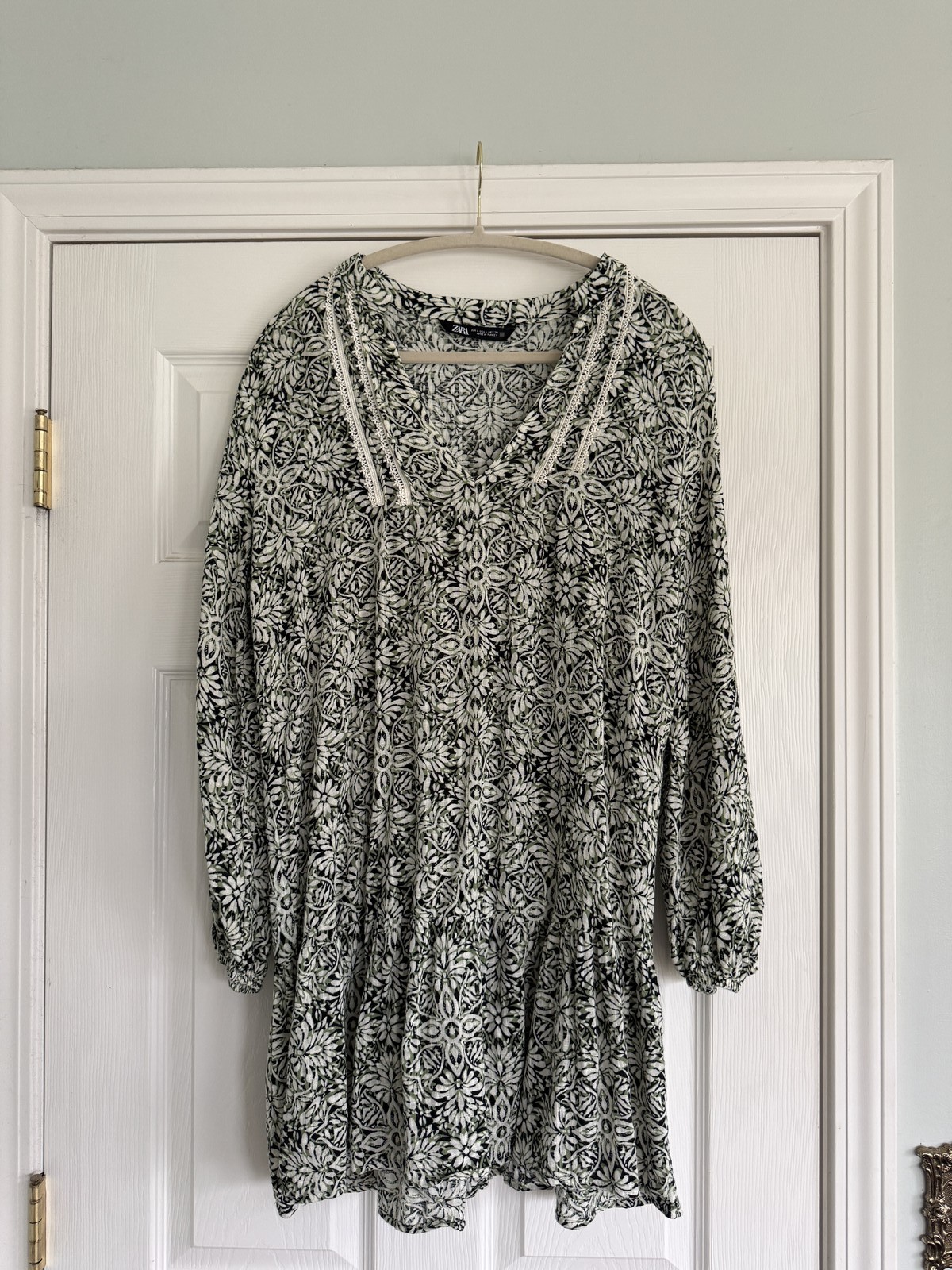 Zara Green Print Tiered Mini Dress Womens L Long Sleeve V Neck Lace Trim Boho